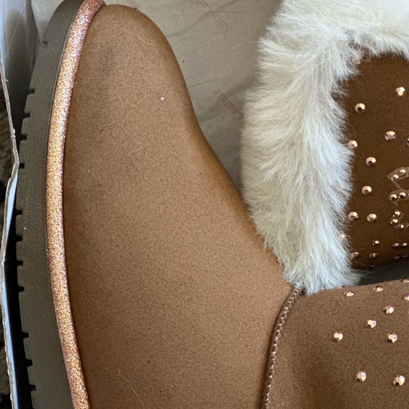 JUICY COUTURE BOOTS W. FAUX FUR. - Picture 3 of 3